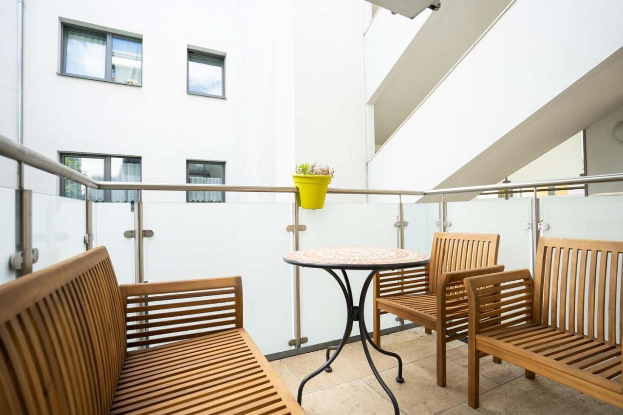 Donaufeld Living - Modernes Und Helles Apartment Vienna Esterno foto