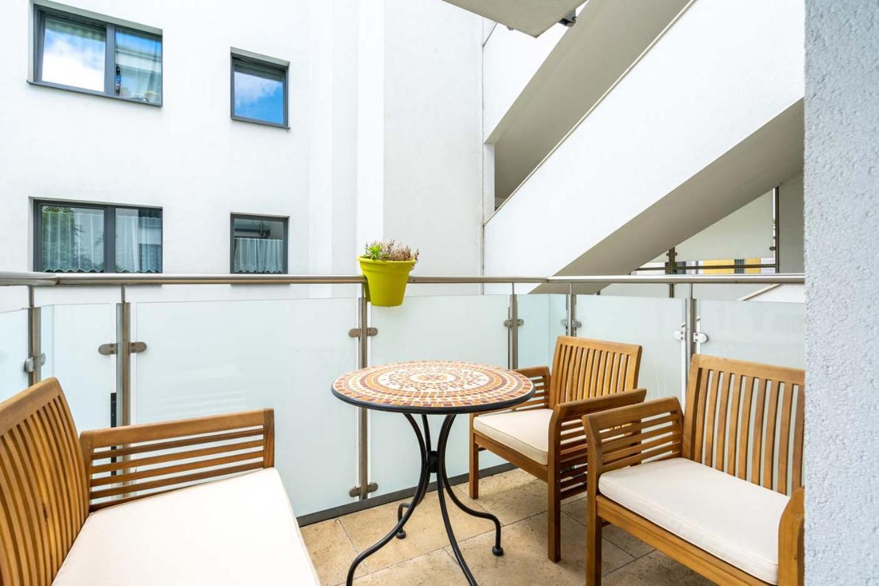 Donaufeld Living - Modernes Und Helles Apartment Vienna Esterno foto
